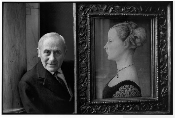 Ugo Mulas. Joan Miró, Museo Poldi Pezzoli, Milano, 1963 © Eredi Ugo Mulas. Tutti i diritti riservati. Courtesy Archivio Ugo Mulas, Milano – Galleria Lia Rumma, Milano / Napoli