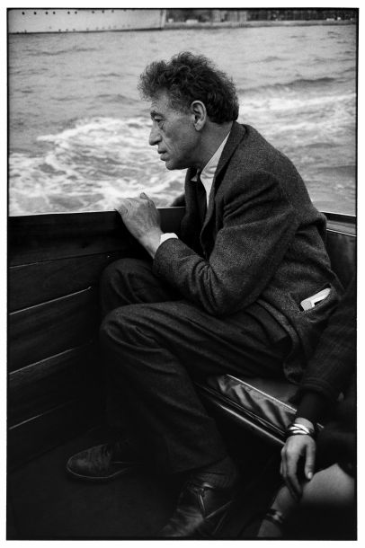 Ugo Mulas. Alberto Giacometti nella sua sala, XXXI Biennale Internazionale d’Arte, Venezia, 1962 © Eredi Ugo Mulas. Tutti i diritti riservati. Courtesy Archivio Ugo Mulas, Milano – Galleria Lia Rumma, Milano / Napoli